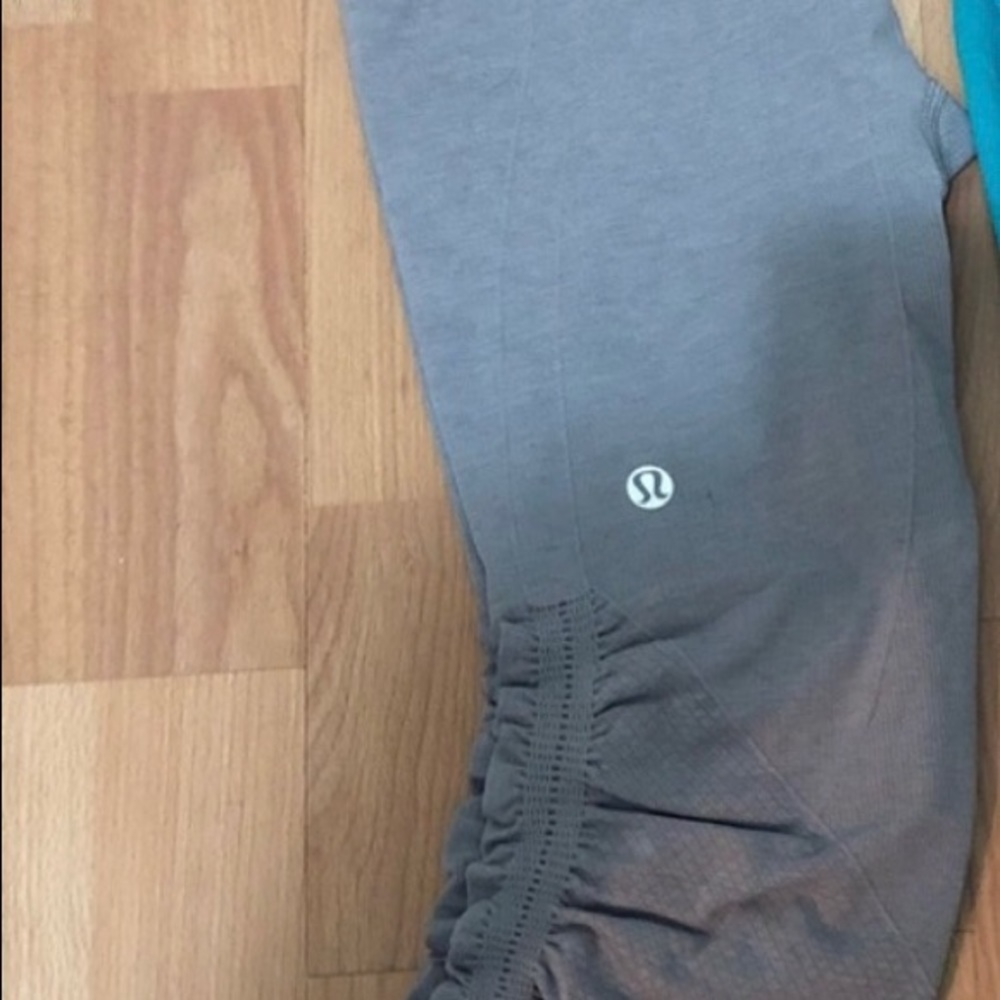 Lululemon in the flow crop ||